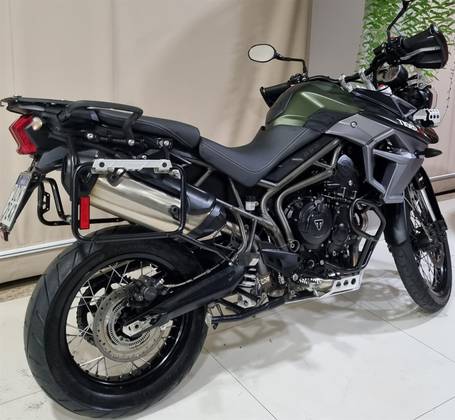 TRIUMPH TIGER 800 XCA TRIUMPH TIGER 800 XCA